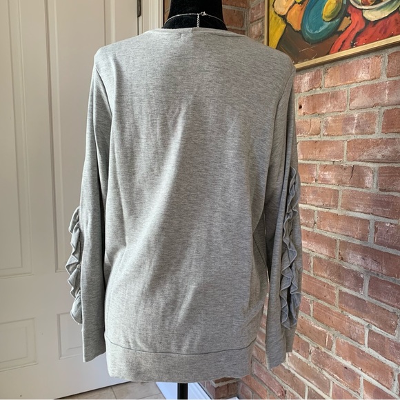 🏷️ Karlie Heathered Gray Ruffled Open Sleeve Top L - Picture 6 of 8